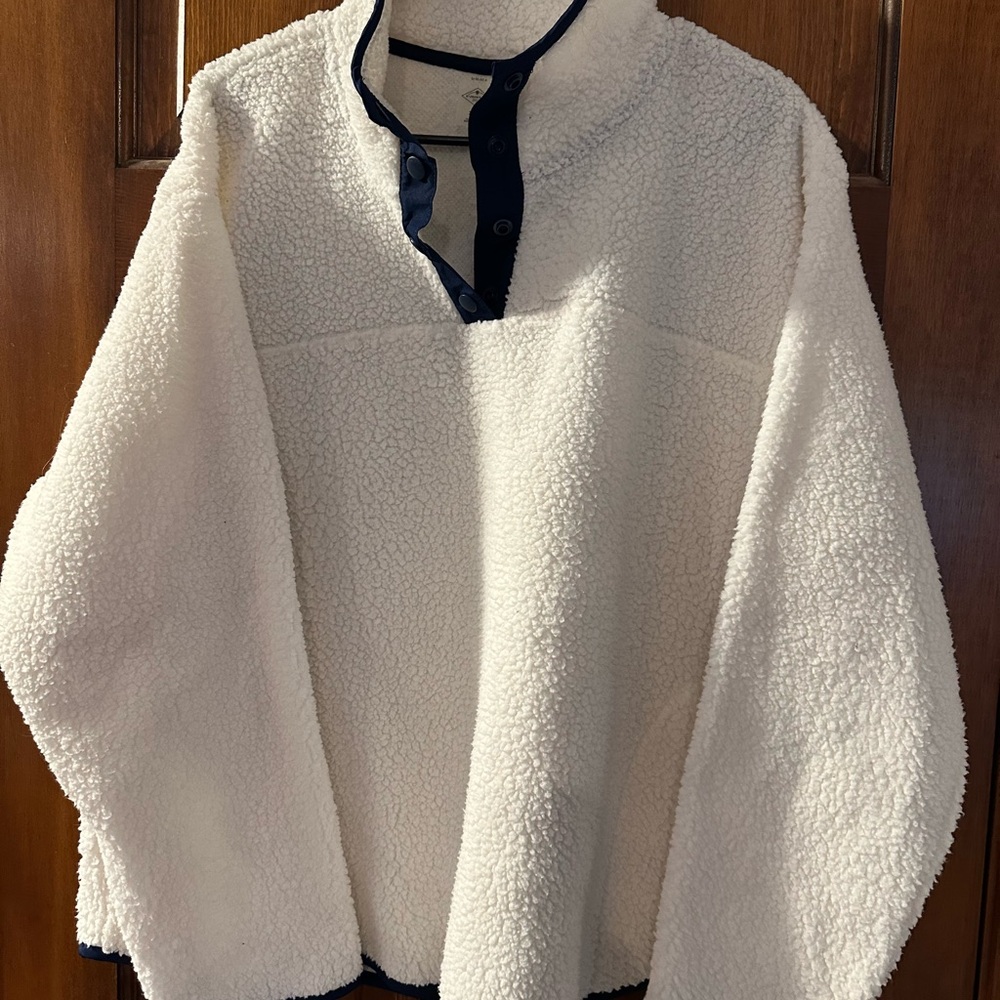 St. John's Bay White Sherpa with Navy Trim